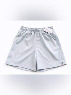 Nike Men’s Club Flow Shorts 6” size Small NWT